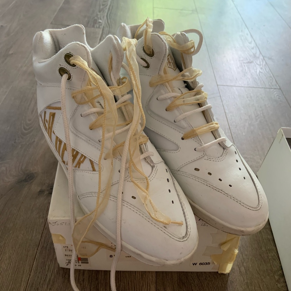 Vintage 1994 LA Gear Women’s High Top Lace Sneaker